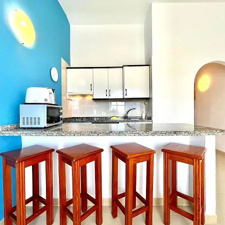 Modern Apartment, Wifi, Pool, Beach, Tenerife South Costa Adeje (Tenerife)