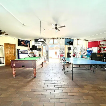 Modern Apartment, Wifi, Pool, Beach, Tenerife South *