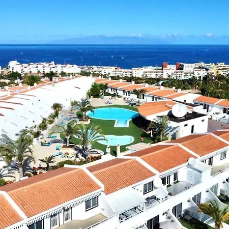 Modern Apartment, Wifi, Pool, Beach, Tenerife South *