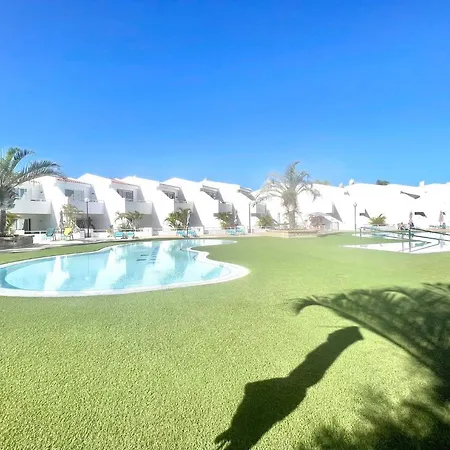 Modern Apartment, Wifi, Pool, Beach, Tenerife South * Costa Adeje (Tenerife)