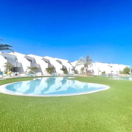Modern Apartment, Wifi, Pool, Beach, Tenerife South Costa Adeje (Tenerife)