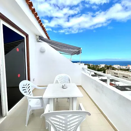 Modern Apartment, Wifi, Pool, Beach, Tenerife South Apartment