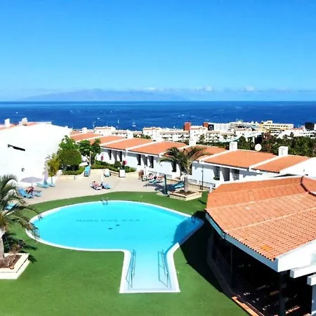 Modern Apartment, Wifi, Pool, Beach, Tenerife South *