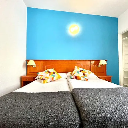 Modern Apartment, Wifi, Pool, Beach, Tenerife South *
