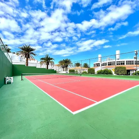 Modern Apartment, Wifi, Pool, Beach, Tenerife South *