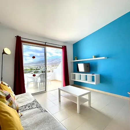 Modern Apartment, Wifi, Pool, Beach, Tenerife South Apartment