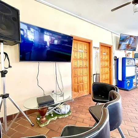 Apartment Modern Apartment, Wifi, Pool, Beach, Tenerife South