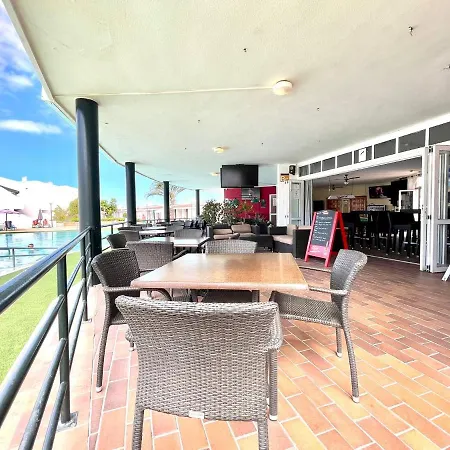 Modern Apartment, Wifi, Pool, Beach, Tenerife South *